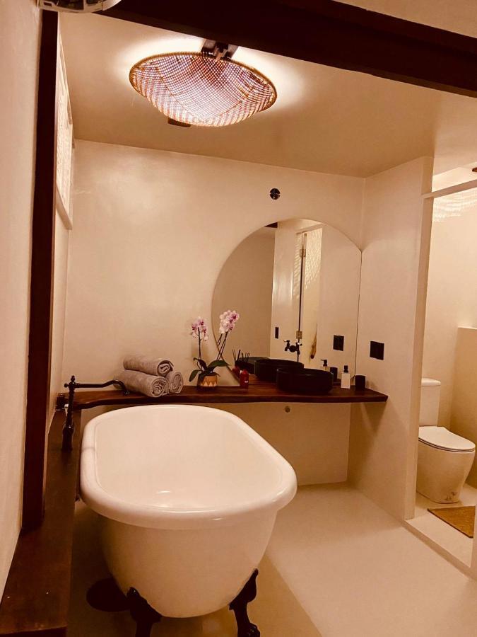 Outro Beach Hotel 컴부코 외부 사진